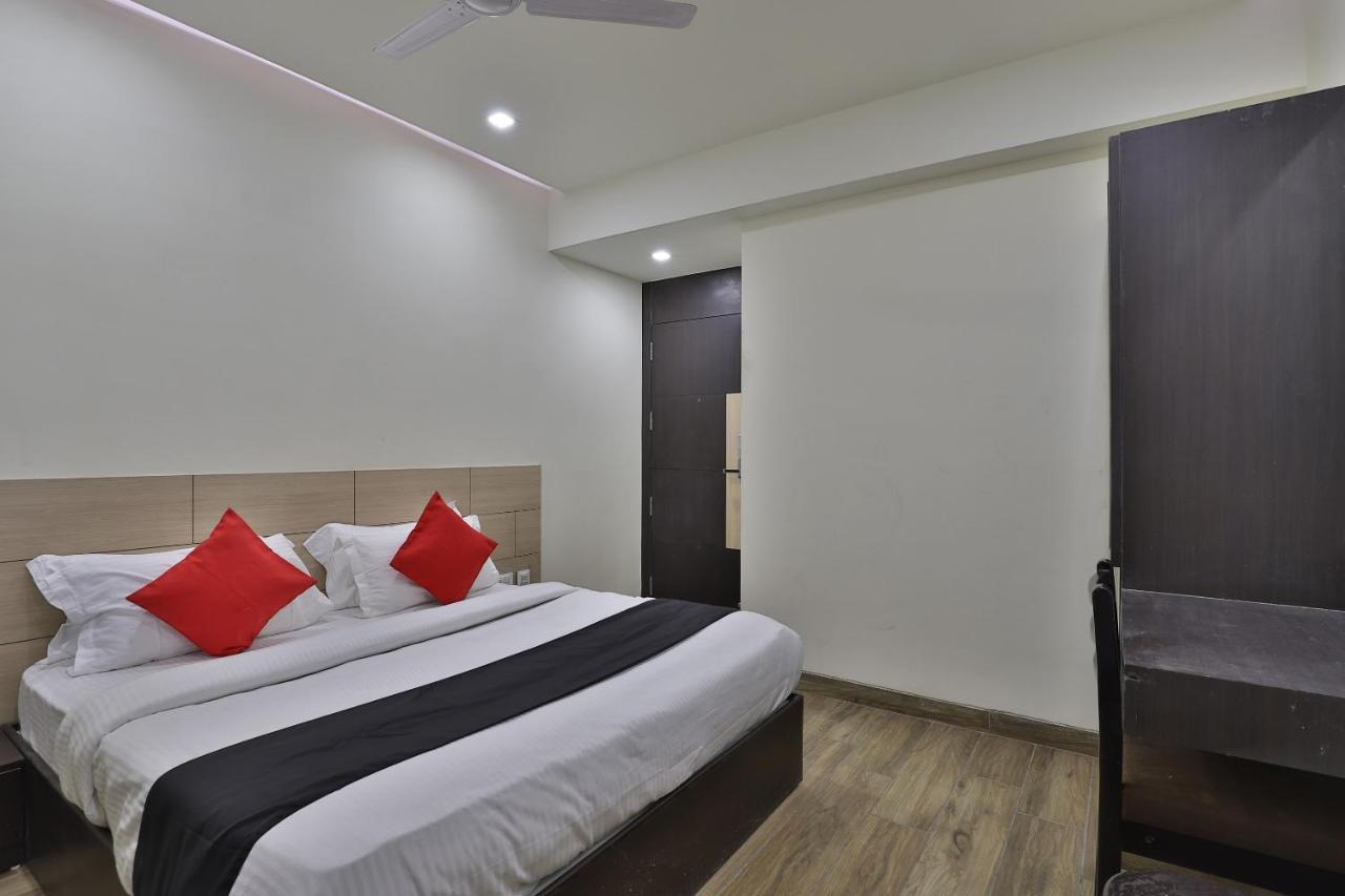 Capital O 41581 Hiriz Hotel Gandhidham Luaran gambar