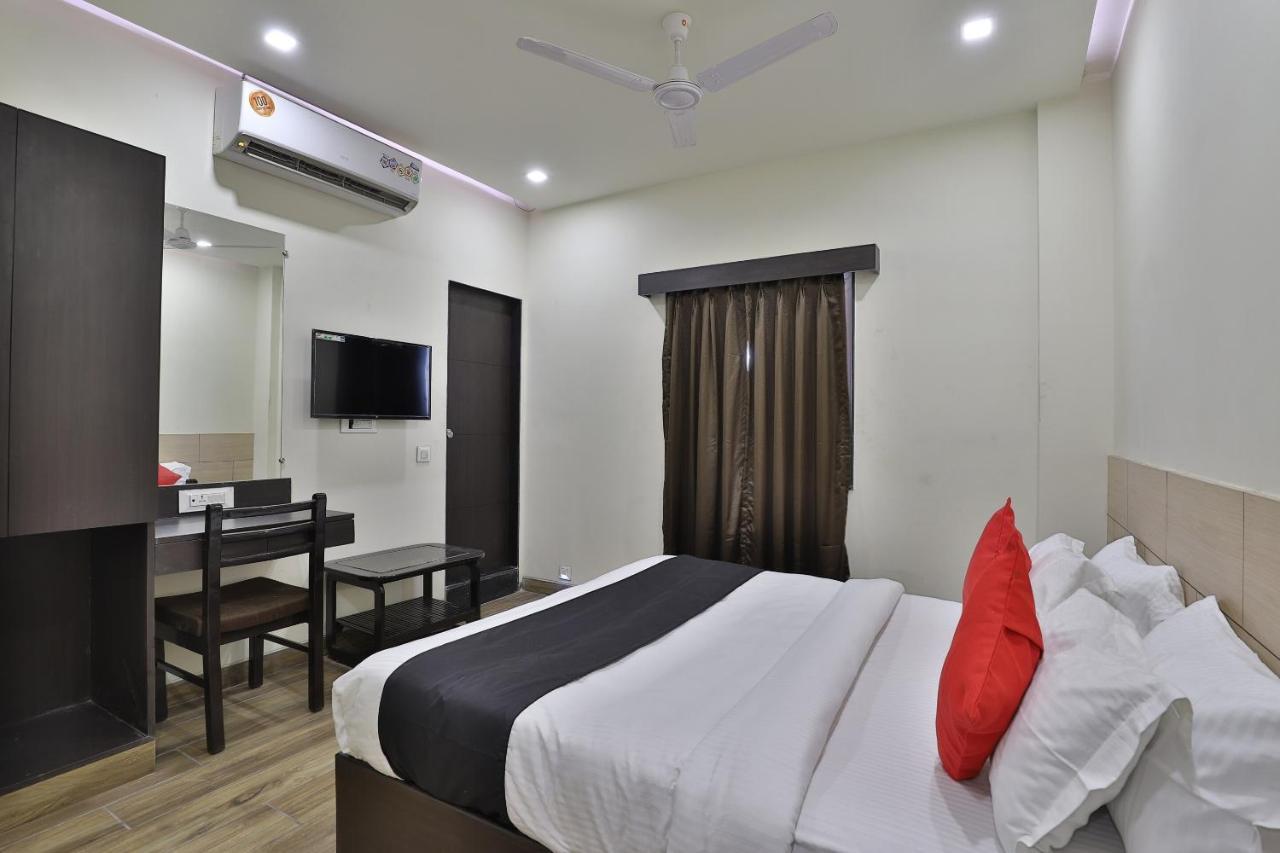 Capital O 41581 Hiriz Hotel Gandhidham Luaran gambar
