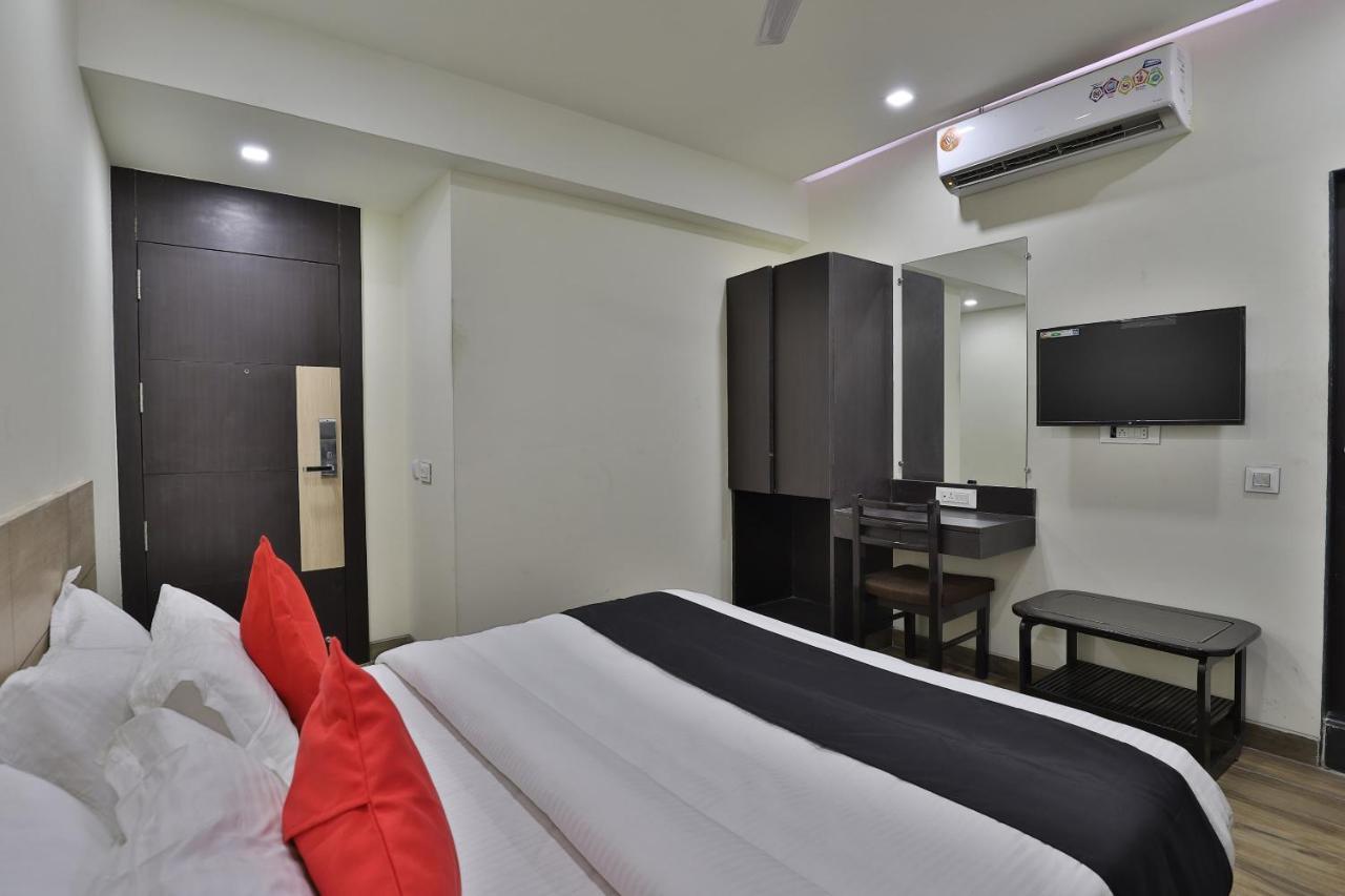 Capital O 41581 Hiriz Hotel Gandhidham Luaran gambar