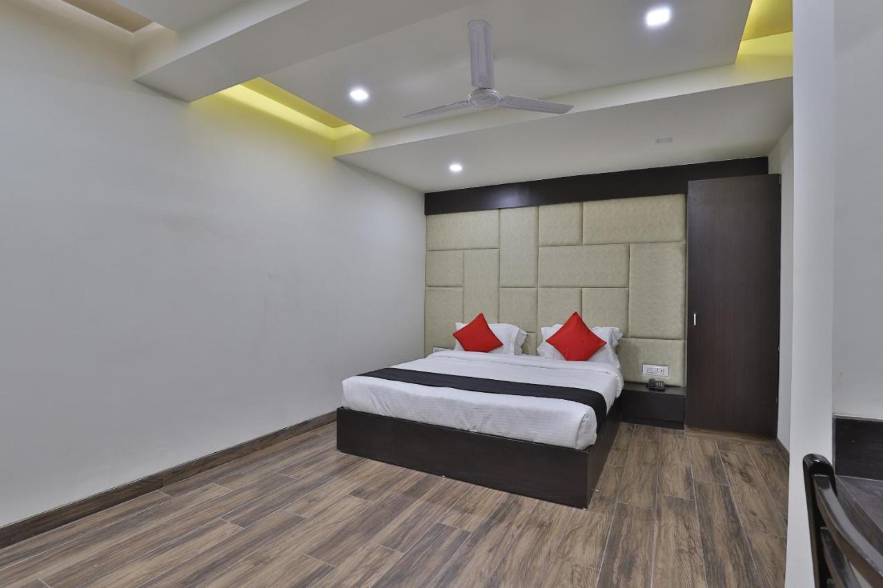 Capital O 41581 Hiriz Hotel Gandhidham Luaran gambar